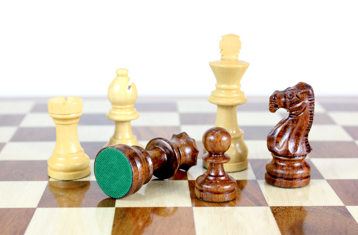 All chess pieces have felted bottom. The weight of the chess set is 2.45 lbs (1.1 kg)